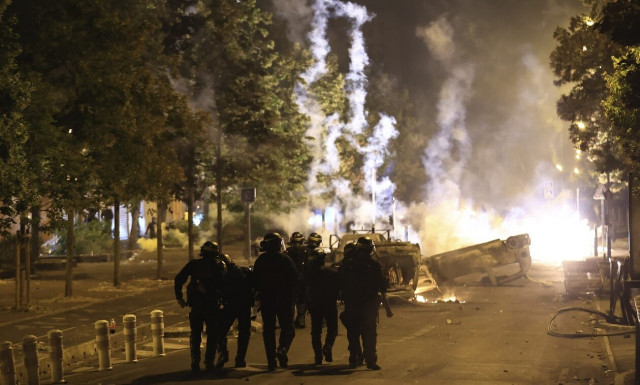 Γαλλία: Διακοπή δρομολογίων λεωφορείων και τραμ σε όλη τη χώρα μετά τις 21:00 ζητά η κυβέρνηση