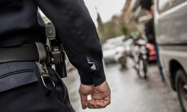 Συνελήφθη σωφρονιστικός υπάλληλος – Κατηγορείται ότι διακινούσε ναρκωτικά εντός φυλακής