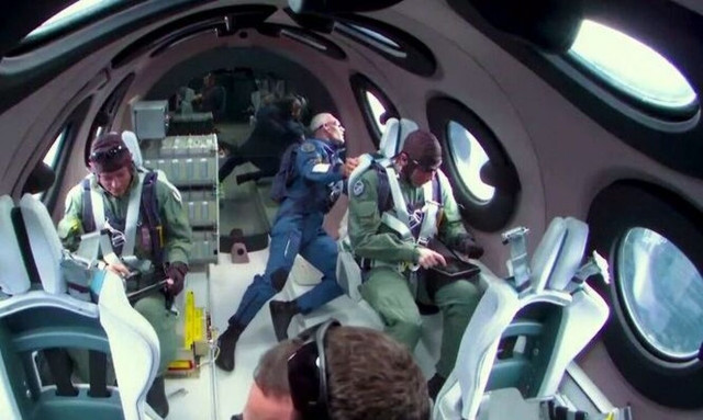 Virgin Galactic: Διαστημικός τουρισμός από... χρυσάφι - Εισιτήριο μέχρι και 450.000 δολάρια