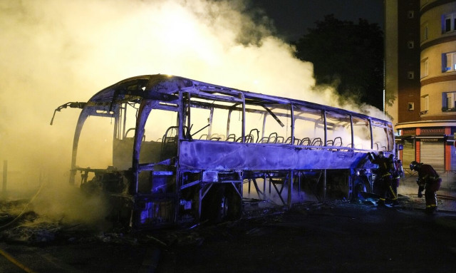 Μακρόν: Ανέβαλε την επίσημη επίσκεψή του στη Γερμανία λόγω των ταραχών που σημειώνονται στη Γαλλία