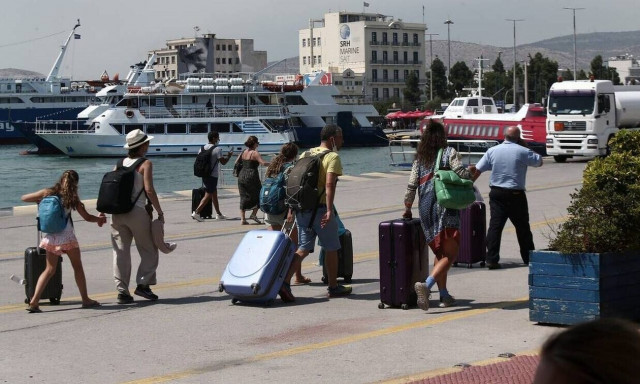 Καλοκαιρινή άδεια: Τι ισχύει για το επίδομα και τις αποδοχές - Όλα όσα πρέπει να γνωρίζετε