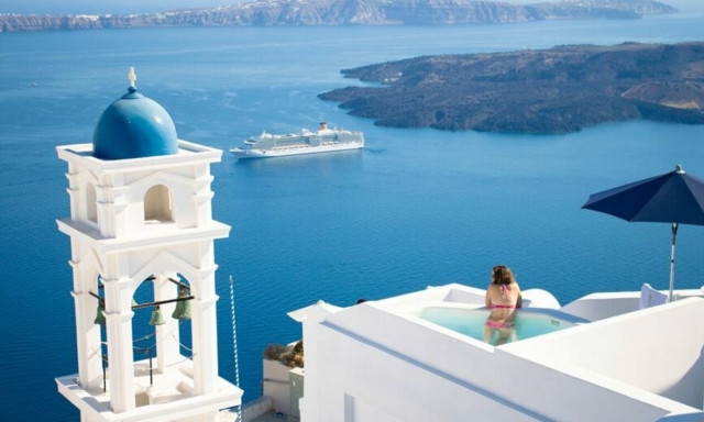 Σαντορίνη: Ο πιο δημοφιλής προορισμός σε ολόκληρη την Ευρώπη σύμφωνα με την Google