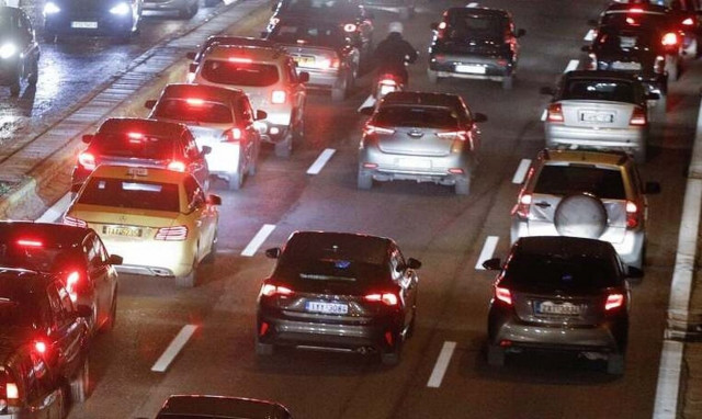 Κίνηση τώρα: Καθυστερήσεις στην Αττική Οδό - Καθυστερήσεις άνω των 30 λεπτών