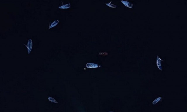 Μυτιλήνη: Χόρεψαν το μεγαλύτερο συρτάκι πάνω σε ιστιοπλοϊκά (vid)