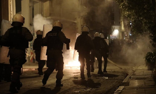 Επίθεση με μολότοφ στα γραφεία του ΠΑΣΟΚ