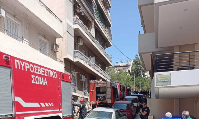 Συναγερμός στου Ζωγράφου λόγω φωτιάς σε πολυκατοικία - Ένας ένοικος στο νοσοκομείο