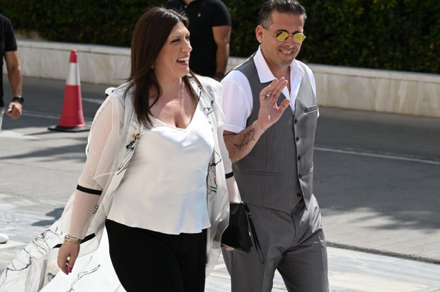 Διαφορετικό όρκο έδωσαν η Ζωή Κωνσταντοπούλου και ο σύντροφός της