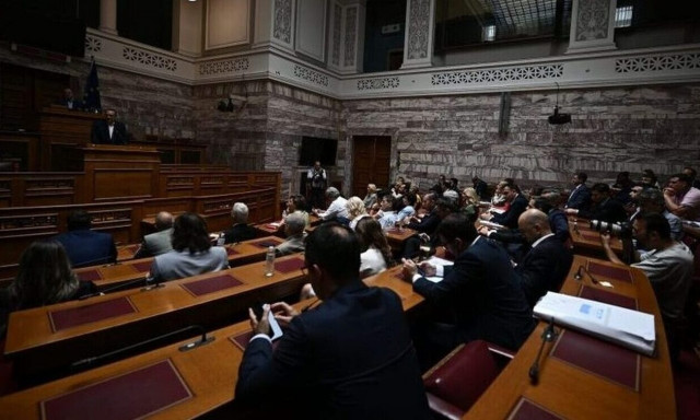 Famellos unanimously president of SYRIZA parliamentary group