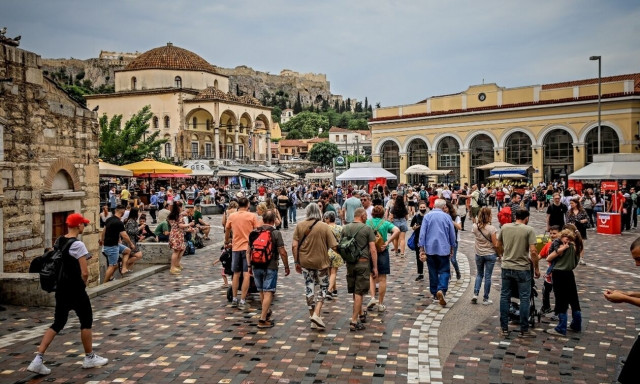 Τουρισμός: Πάνω από 700.000 υπολογίζονται οι εργαζόμενοι στην «αιχμή» της σεζόν