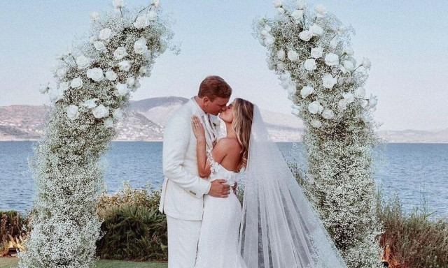 Ζάρα Χόλαντ: Ο ρομαντικός γάμος της πρώην Μις Μεγάλη Βρετανία στην Αθήνα