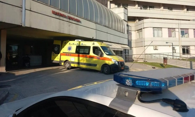 Τραγωδία στα Τρίκαλα: Κατέληξε η γυναίκα που έπεσε από πολυκατοικία