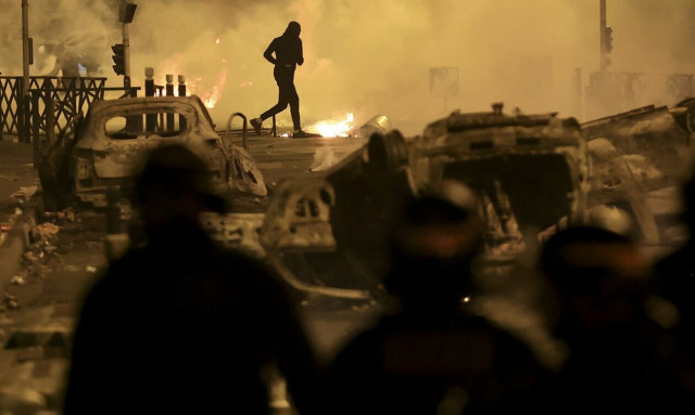 Γαλλία: Ένας 24χρονος πυροσβέστης πέθανε την ώρα που προσπαθούσε να κατασβέσει πυρκαγιά