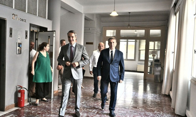 Ο Κυριάκος Μητσοτάκης στο υπουργείο Υγείας - Σύσκεψη με Μιχάλη Χρυσοχοΐδη