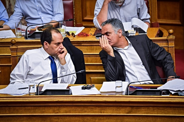 Βγαίνουν τα «μαχαίρια» στο ΣΥΡΙΖΑ - Αλληλοκαρφώματα και δηλώσεις περί διάλυσης