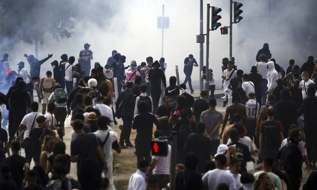 Γαλλία: Περίπου 1 δισ. ευρώ το κόστος από τα επεισόδια