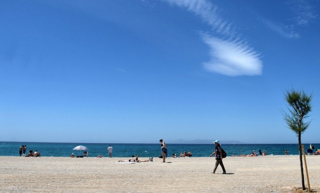 Καιρός: Με περιορισμένη αστάθεια και υψηλές θερμοκρασίες η Τρίτη