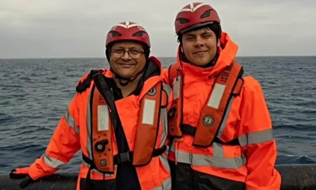 Υποβρύχιο Titan: Η τελευταία φωτογραφία του Πακιστανού δισεκατομμυριούχου με τον γιο του