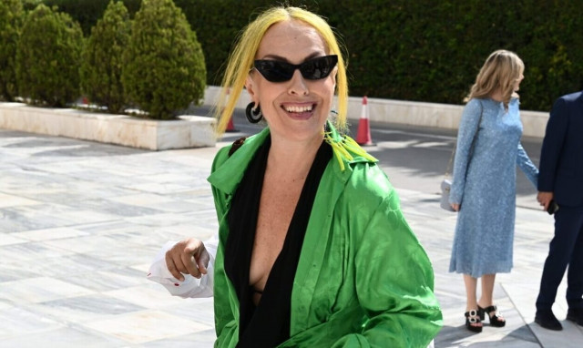 Τζώρτζια Κεφαλά: Το αν το ντεκολτέ προσθέτει ή αφαιρεί σοβαρότητα το αφήνω στα υπέροχα μυαλά σας