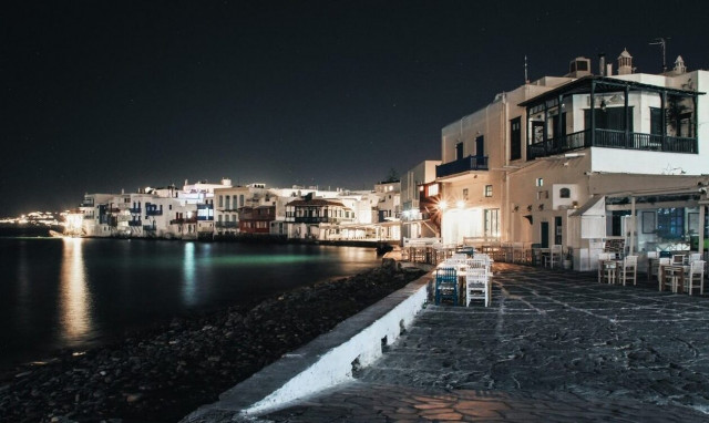 Γιος πρώην αξιωματικού της ΕΛ.ΑΣ. ο «ενορχηστρωτής» του... αμαρτωλού πάρτι στη Μύκονο