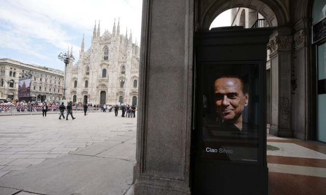 Mπερλουσκόνι: Ανοίγει σήμερα η διαθήκη του - Η μυστική επίσκεψη του συμβολαιογράφου στο νοσοκομείο