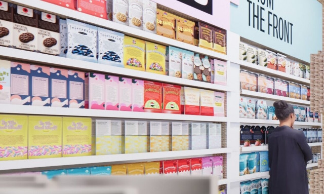 Ατμόσφαιρα σουπερμάρκετ στο περίπτερο της Λετονίας στη Μπιενάλε Αρχιτεκτονικής της Βενετίας