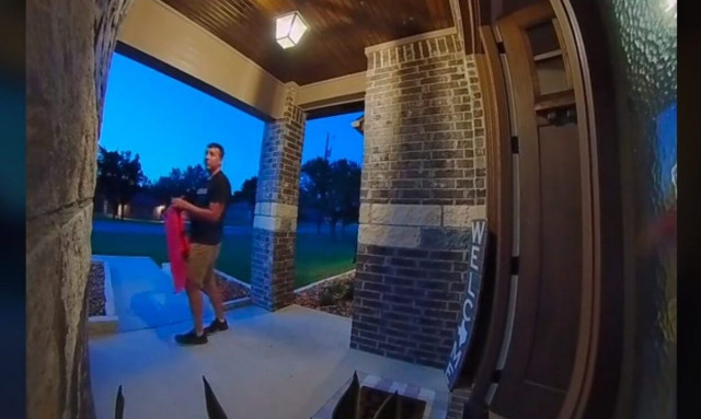 Τέξας: Διανομέας «στόλισε» πελάτισσα για το μικρό φιλοδώρημα που έλαβε