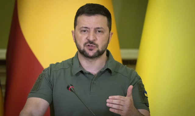 Ζελένσκι: Υπόσχεση για «ισχυρή απάντηση» μετά τη ρωσική πυραυλική επίθεση σε πολιτικές υποδομές