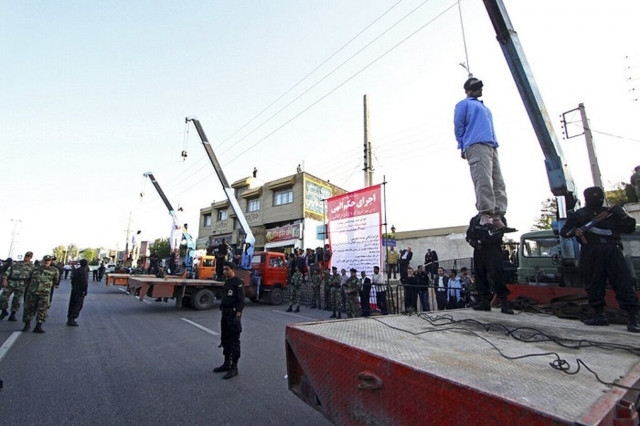 Δύο μέλη του Ισλαμικού Κράτους απαγχονίστηκαν στο Ιράν - Καταδικάστηκαν για επίθεση σε τζαμί
