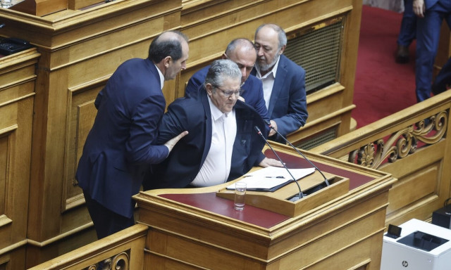 Δημήτρης Κουτσούμπας: Δεν έχασε το χιούμορ του μετά την αδιαθεσία - «Δεν γίνεται να χάσω κιλά...»