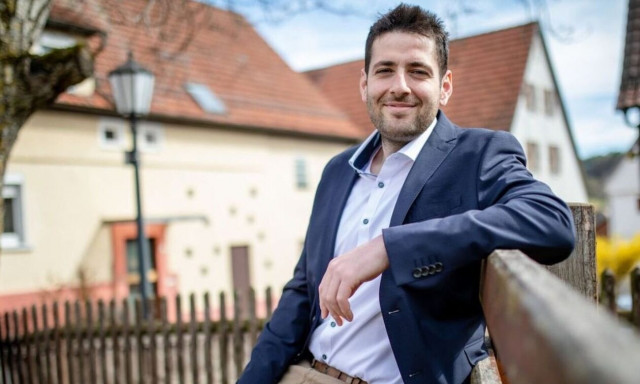 Γερμανία: Σύρος πρόσφυγας έγραψε ιστορία - Ορκίστηκε δήμαρχος σε κωμόπολη