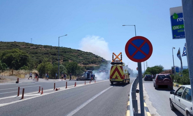 Φωτιά στα Τέμπη: Υπό μερικό έλεγχο - Ξεκίνησε από εν κινήσει τροχόσπιτο