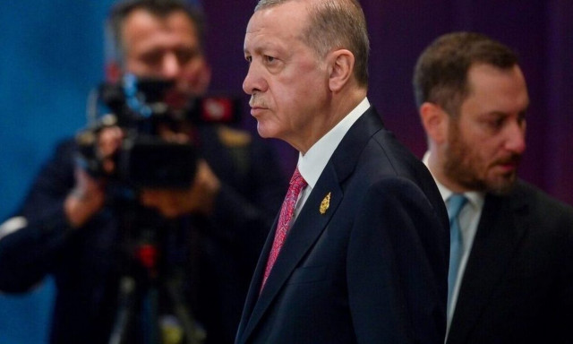 Ο Ερντογάν περιμένει να του... πετάξουν σωσίβιο από τον Κόλπο