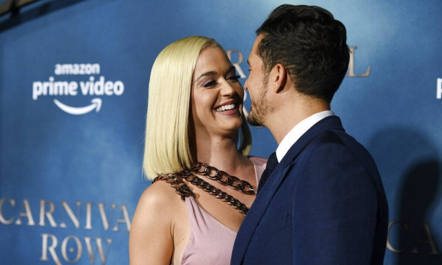 Λονδίνο: Το παθιασμένο φιλί του Ορλάντο Μπλουμ με την Κέιτι Πέρι στη συναυλία του Σπρίνγκστιν