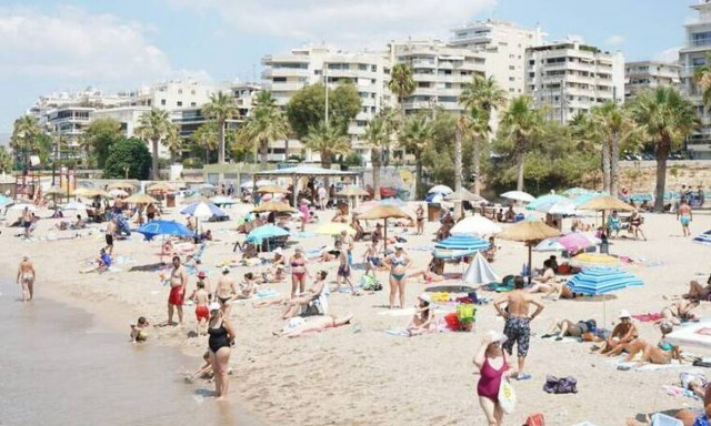 Καιρός: Πλησιάζει ο καύσωνας - Το πιο θερμό τριήμερο και οι προειδοποιήσεις των μετεωρολόγων