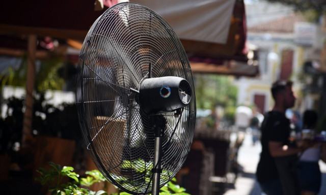 Έκτακτη σύσκεψη στο ΥΠΕΝ για τον καύσωνα Κλέων- Σύσταση στους πολίτες να είναι προσεκτικοί