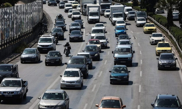 Κίνηση τώρα: Καθυστερήσεις και στα δύο ρεύματα του Κηφισού