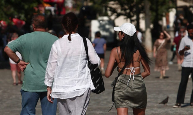 Συναγερμός για τον καύσωνα «Κλέων»: Έκτακτη διυπουργική σύσκεψη - Από αύριο η χώρα στον «φούρνο»