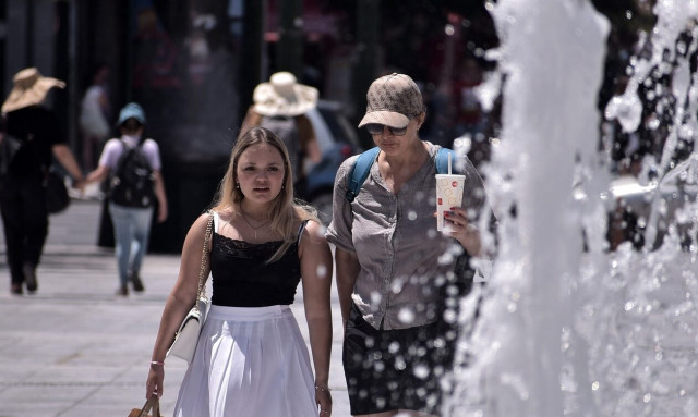 Καύσωνας Κλέων: Σε εξέλιξη η σύσκεψη στην Πολιτική Προστασία - Πότε θα αποκλιμακωθεί το κύμα ζέστης