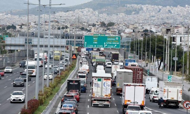 Κίνηση: Στο «κόκκινο» ο Κηφισός - Προβλήματα και στα δύο ρεύματα