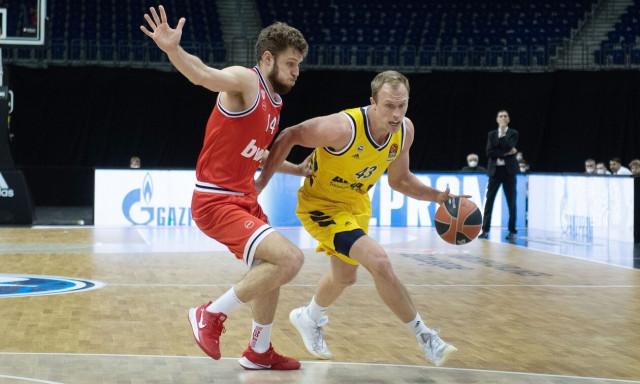 Μεταγραφές, Ολυμπιακός: Θέλει τον Λουκ Σίκμα για να καλύψει το κενό του Βεζένκοφ