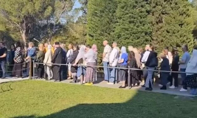 Άγιος Παΐσιος: Πλήθος πιστών για προσκύνημα στον τάφο του