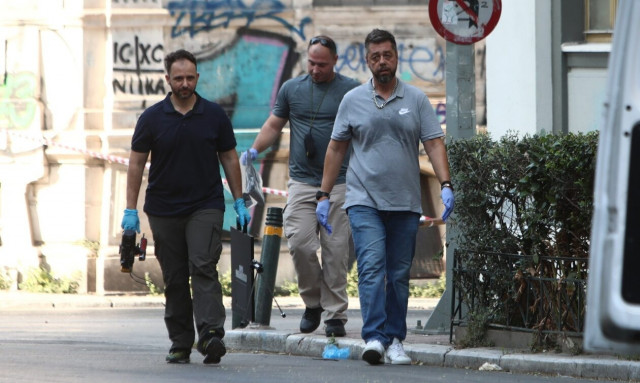 Αχαρνών: «Εκκενώστε» φώναζε ο δράστης  - Τι εξετάζει η ΕΛΑΣ για τις δύο εκρήξεις