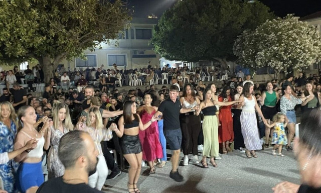 Το Ρέθυμνο ξεσάλωσε! Πάνω από 3.000 κόσμος στο χθεσινό πανηγύρι του Άρη Ρεθύμνου!