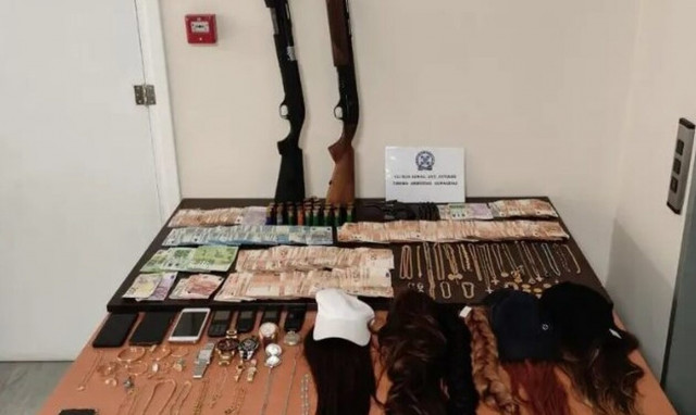 ΕΛΑΣ: Εξάρθρωθηκε μεγάλο κύκλωμα που εξαπατούσε ηλικιωμένους, με λεία άνω του 1,3 εκατ. ευρώ