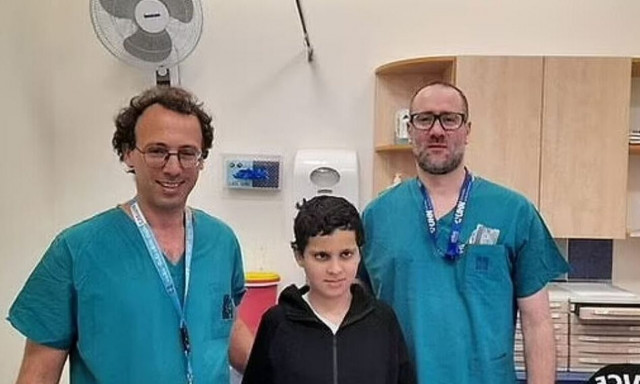 Ισραήλ: Γιατροί επανασυγκόλλησαν το κεφάλι εφήβου - Τον είχε χτυπήσει αυτοκίνητο ενώ έκανε ποδήλατο