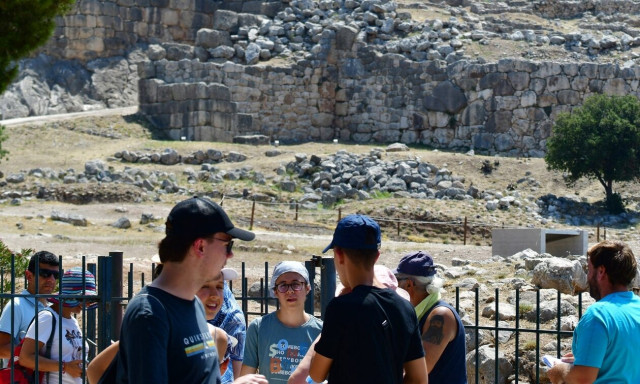 Καύσωνας Κλέων: Καμίνι η Ελλάδα – Πάνω από 44 βαθμούς στη Θήβα, 41 στην Αττική