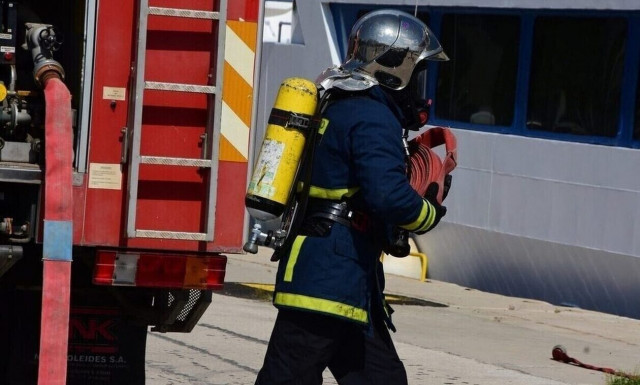 Θεσσαλονίκη: Φωτιά σε αυτοκίνητο - Άμεση κινητοποίηση της Πυροσβεστικής