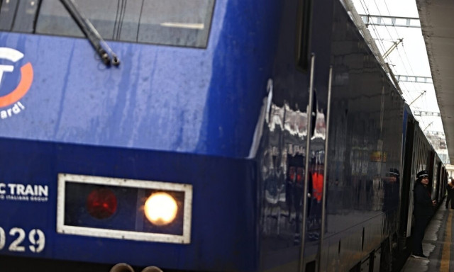 Ταλαιπωρία για τους επιβάτες του δρομολογίου Θεσσαλονίκη – Αθήνα, αναχώρησε με μεγάλη καθυστέρηση