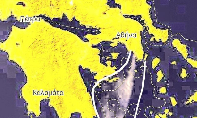 Φωτιά στον Κουβαρά: Ο καπνός έφτασε σχεδόν στα Κύθηρα