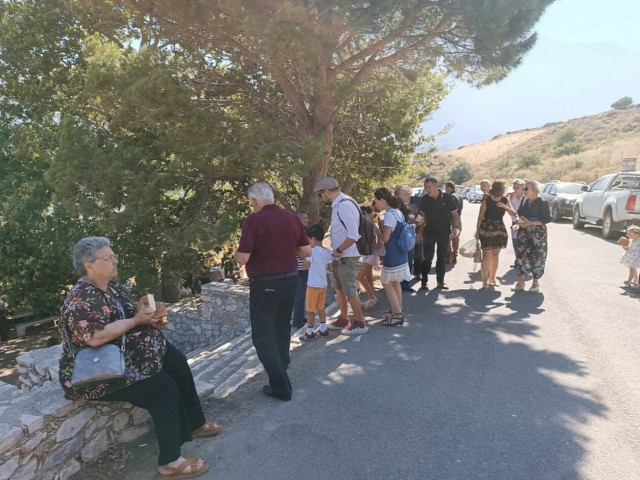 Ρέθυμνο: Εκατοντάδες πιστοί στο προσκύνημα της Αγίας Μαρίνας στο Μοναστηράκι